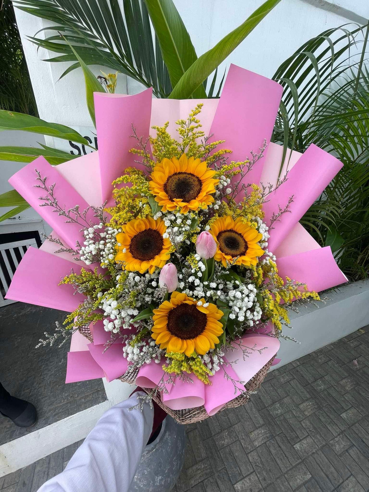 Customized Flowers Arrangement